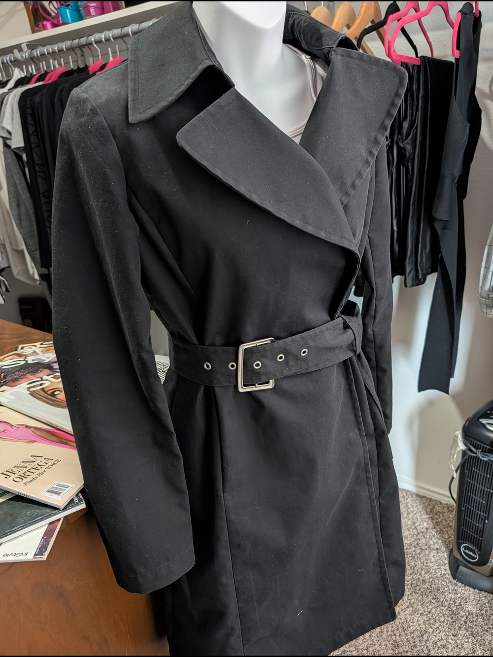 Fall 2002 Banana Republic Black Belted Trench Coat with Wide Lapel - Picture 3 of 5